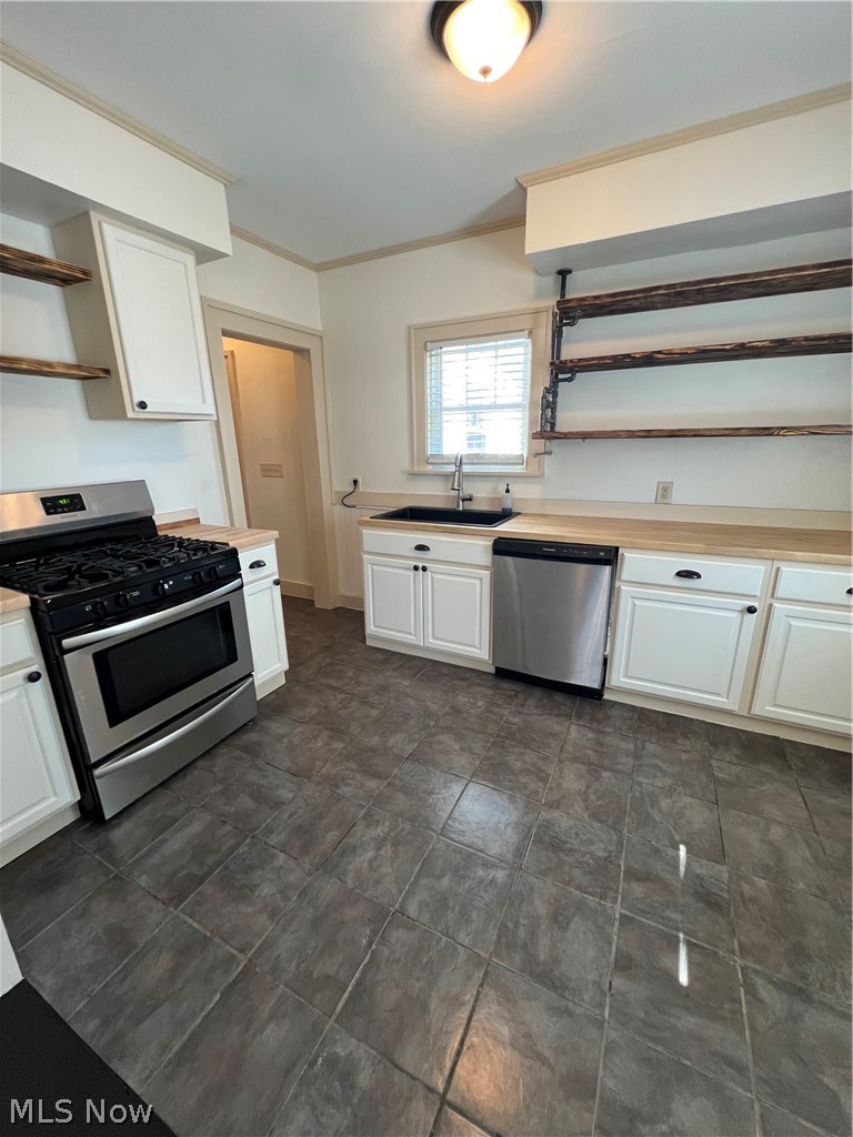 1129 Avon Street Akron OH 44310