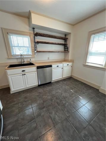1129 Avon Street Akron OH 44310