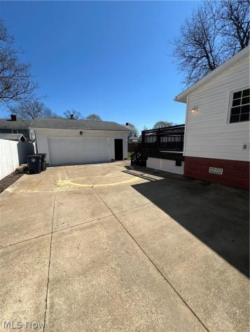 1129 Avon Street Akron OH 44310