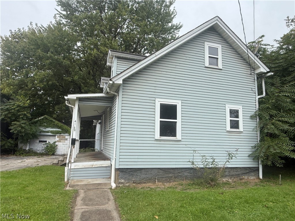 411 Chestnut Avenue NE Warren OH 44483