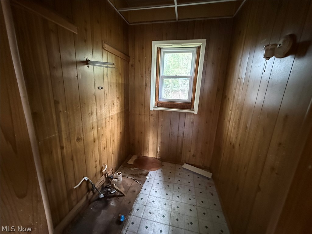 411 Chestnut Avenue NE Warren OH 44483
