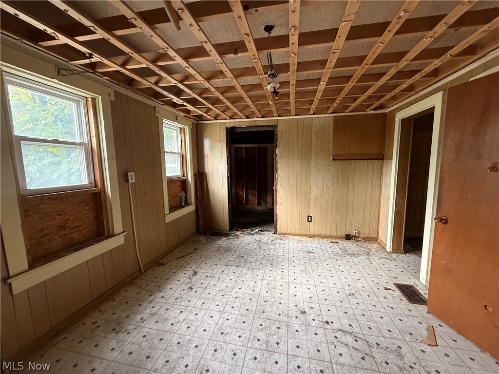 411 Chestnut Avenue NE Warren OH 44483