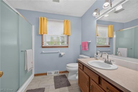 763 Lockwood Road Barberton OH 44203