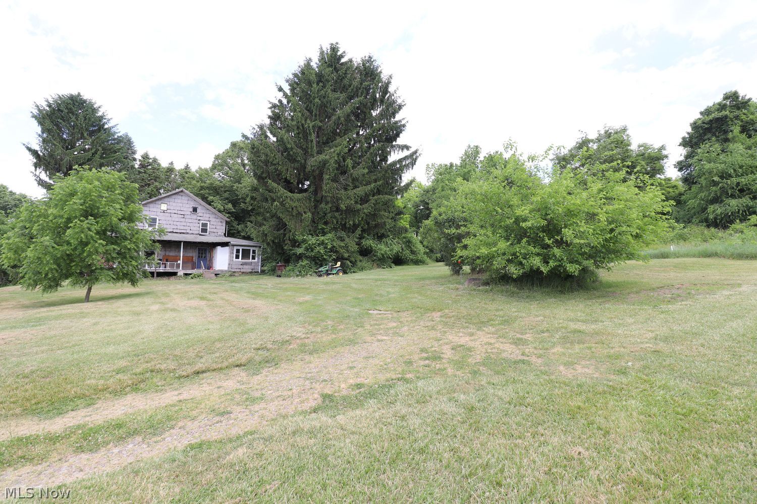 14115 Weygandt Street NW North Lawrence OH 44666