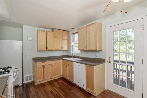 1682 Longwood Drive Mayfield Heights OH 44124