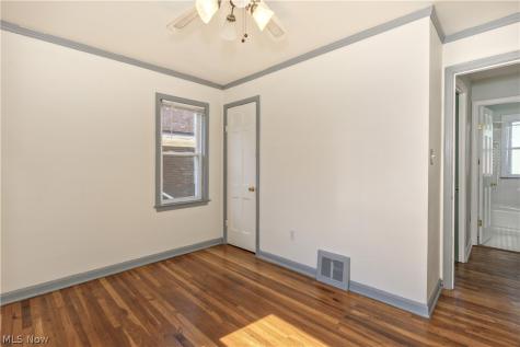 1682 Longwood Drive Mayfield Heights OH 44124