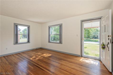 1682 Longwood Drive Mayfield Heights OH 44124