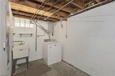 1682 Longwood Drive Mayfield Heights OH 44124