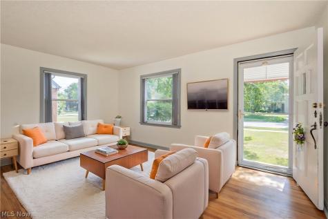 1682 Longwood Drive Mayfield Heights OH 44124
