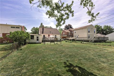 1682 Longwood Drive Mayfield Heights OH 44124