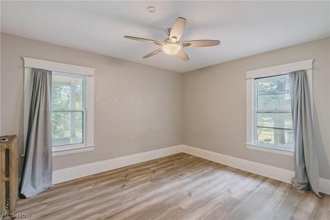 10906 Ashbury Avenue Cleveland OH 44106