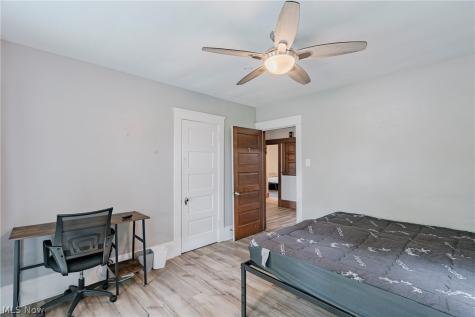 10906 Ashbury Avenue Cleveland OH 44106