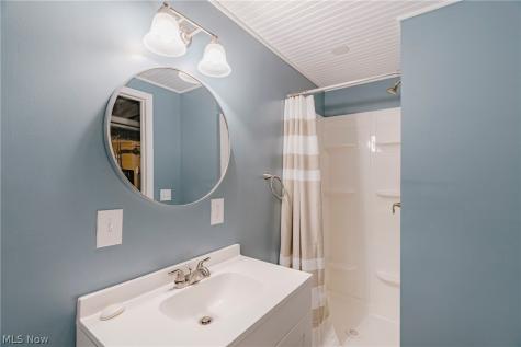 10906 Ashbury Avenue Cleveland OH 44106