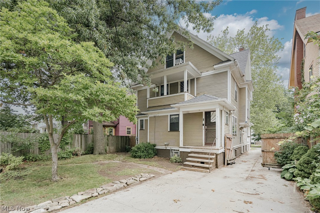10906 Ashbury Avenue Cleveland OH 44106