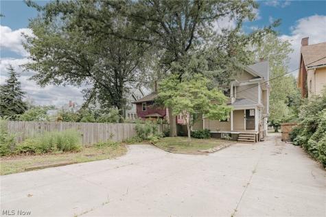10906 Ashbury Avenue Cleveland OH 44106