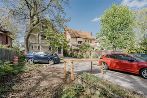 10906 Ashbury Avenue Cleveland OH 44106