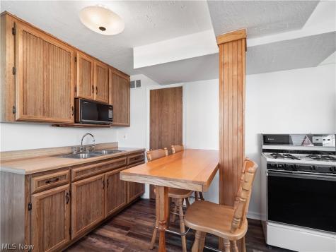 6003 Archmere Avenue Brooklyn OH 44144