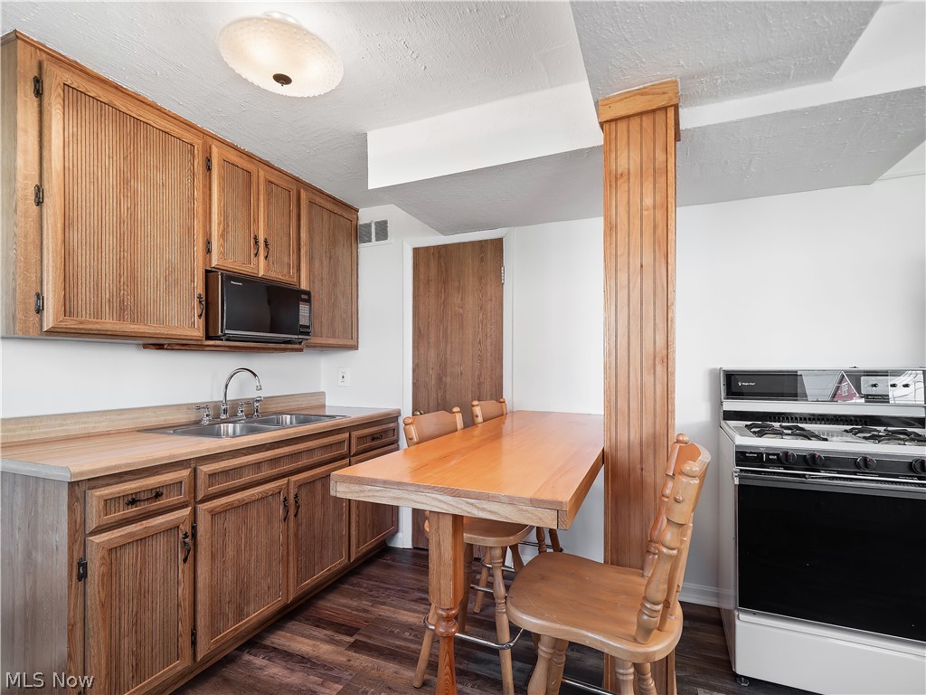 6003 Archmere Avenue Brooklyn OH 44144