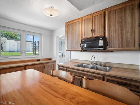 6003 Archmere Avenue Brooklyn OH 44144