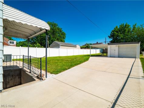 6003 Archmere Avenue Brooklyn OH 44144