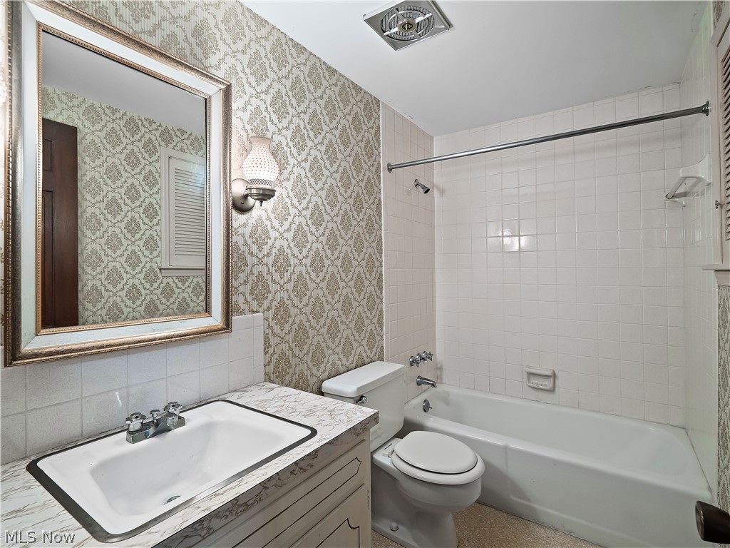 213 Cherry Lane Avon Lake OH 44012