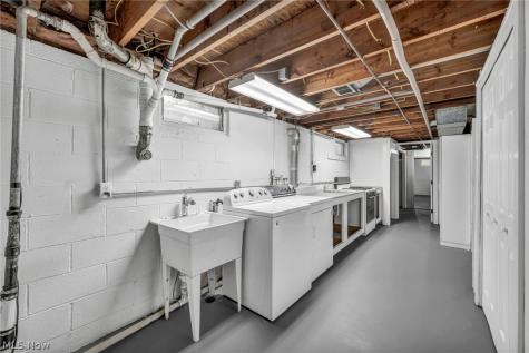 8455 W Ridge Road Elyria OH 44035