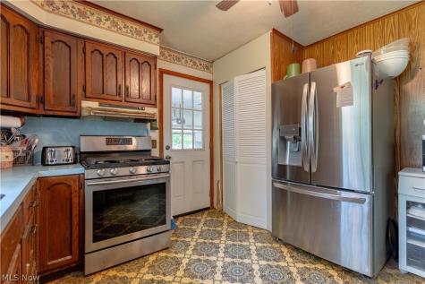7101 Pinecrest Street NE Canton OH 44721