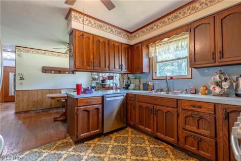 7101 Pinecrest Street NE Canton OH 44721