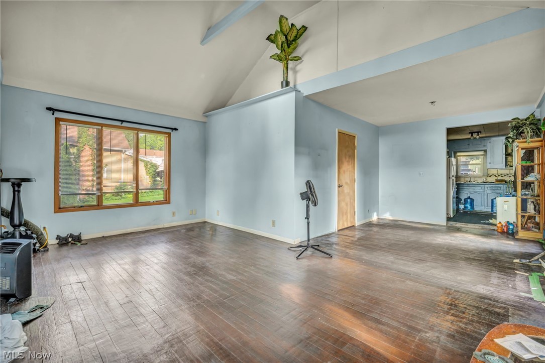 101 Radnor Avenue Coventry OH 44319