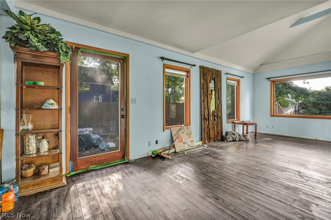 101 Radnor Avenue Coventry OH 44319