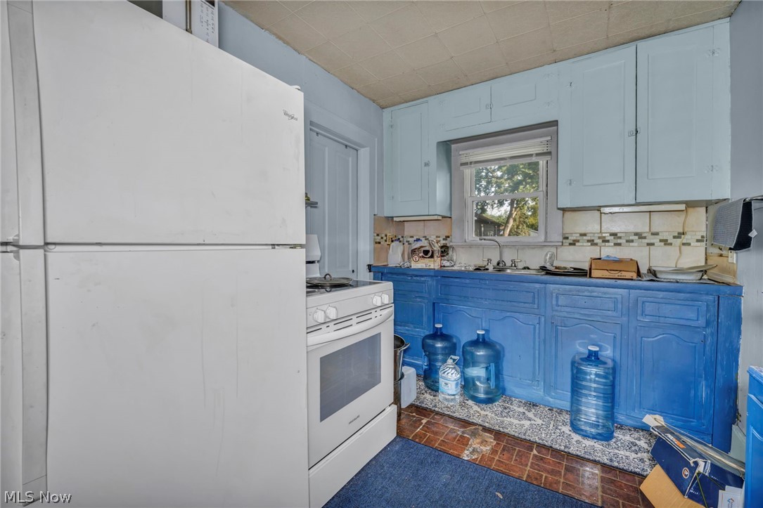 101 Radnor Avenue Coventry OH 44319