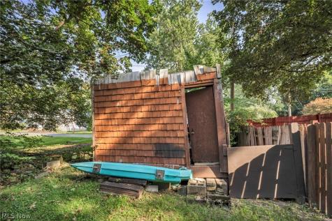 101 Radnor Avenue Coventry OH 44319