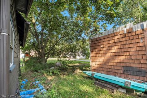 101 Radnor Avenue Coventry OH 44319