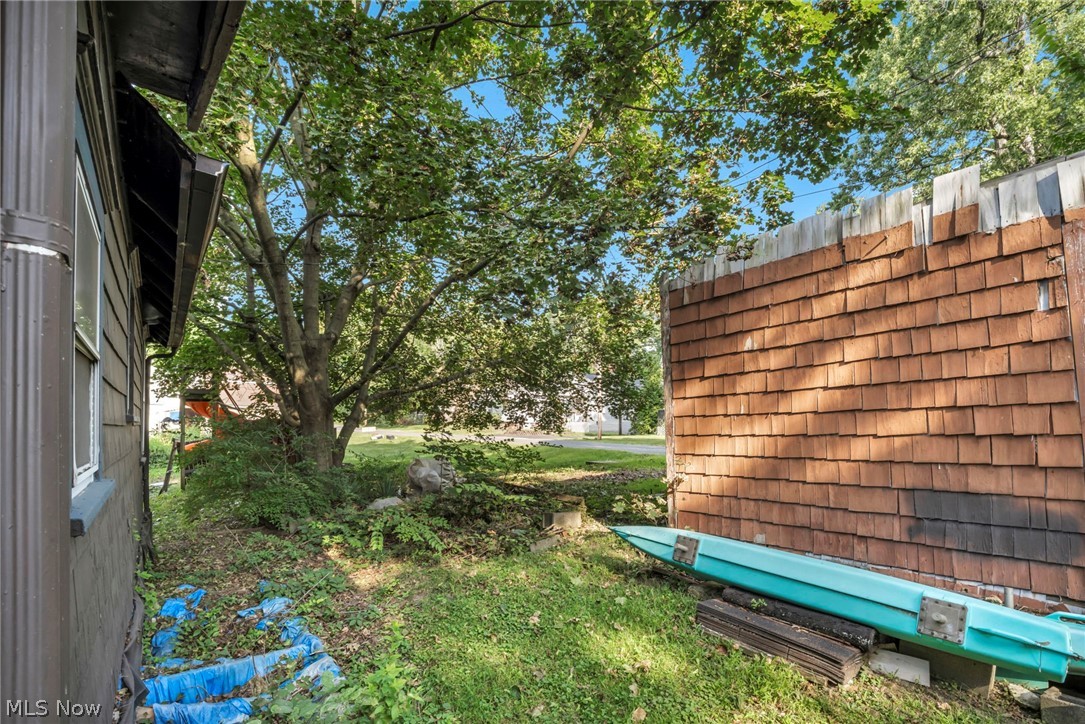 101 Radnor Avenue Coventry OH 44319