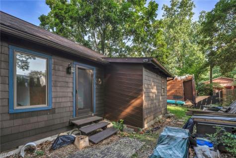 101 Radnor Avenue Coventry OH 44319