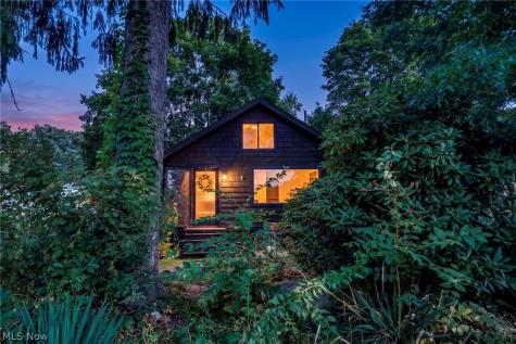 101 Radnor Avenue Coventry OH 44319