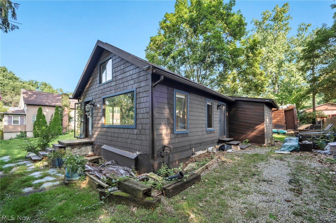 101 Radnor Avenue Coventry OH 44319
