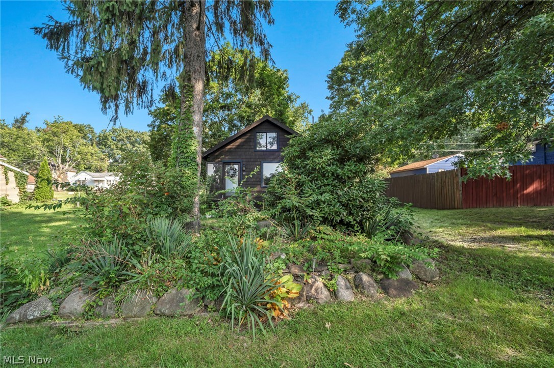 101 Radnor Avenue Coventry OH 44319