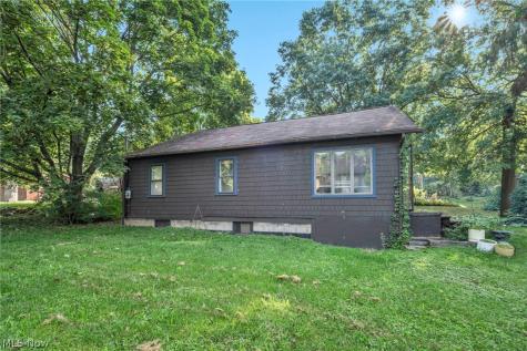 101 Radnor Avenue Coventry OH 44319