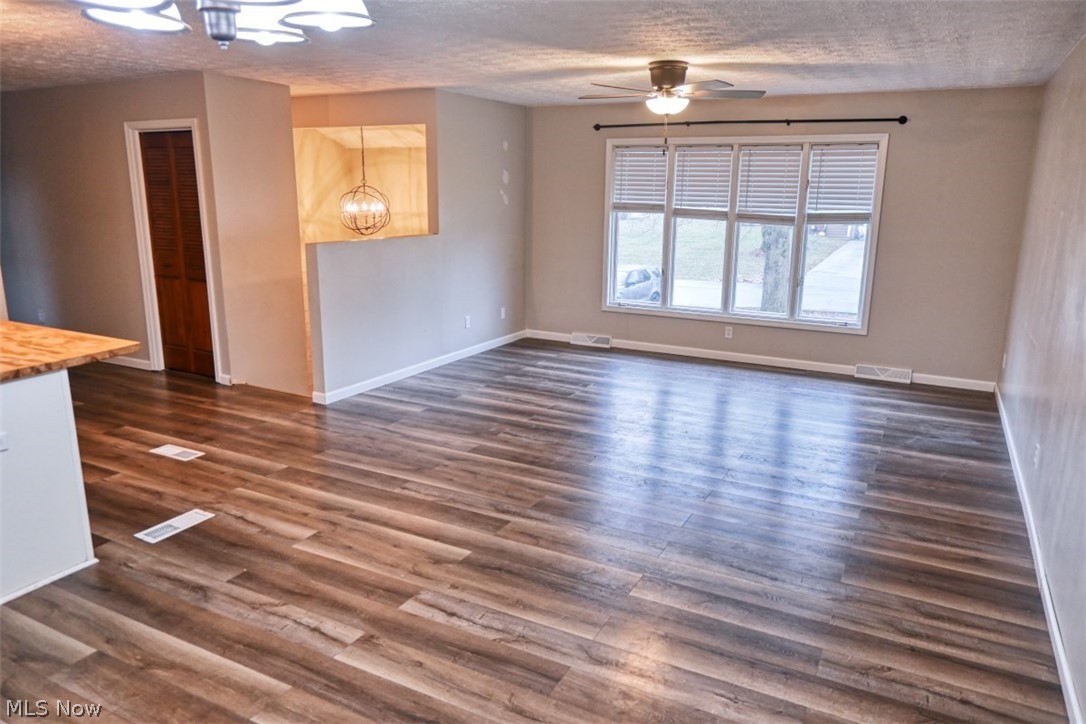 11371 Sagebrush Avenue NE Uniontown OH 44685