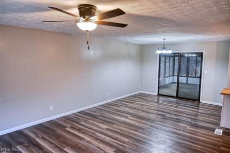 11371 Sagebrush Avenue NE Uniontown OH 44685