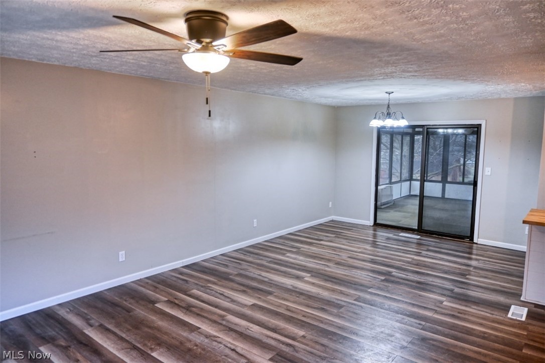 11371 Sagebrush Avenue NE Uniontown OH 44685