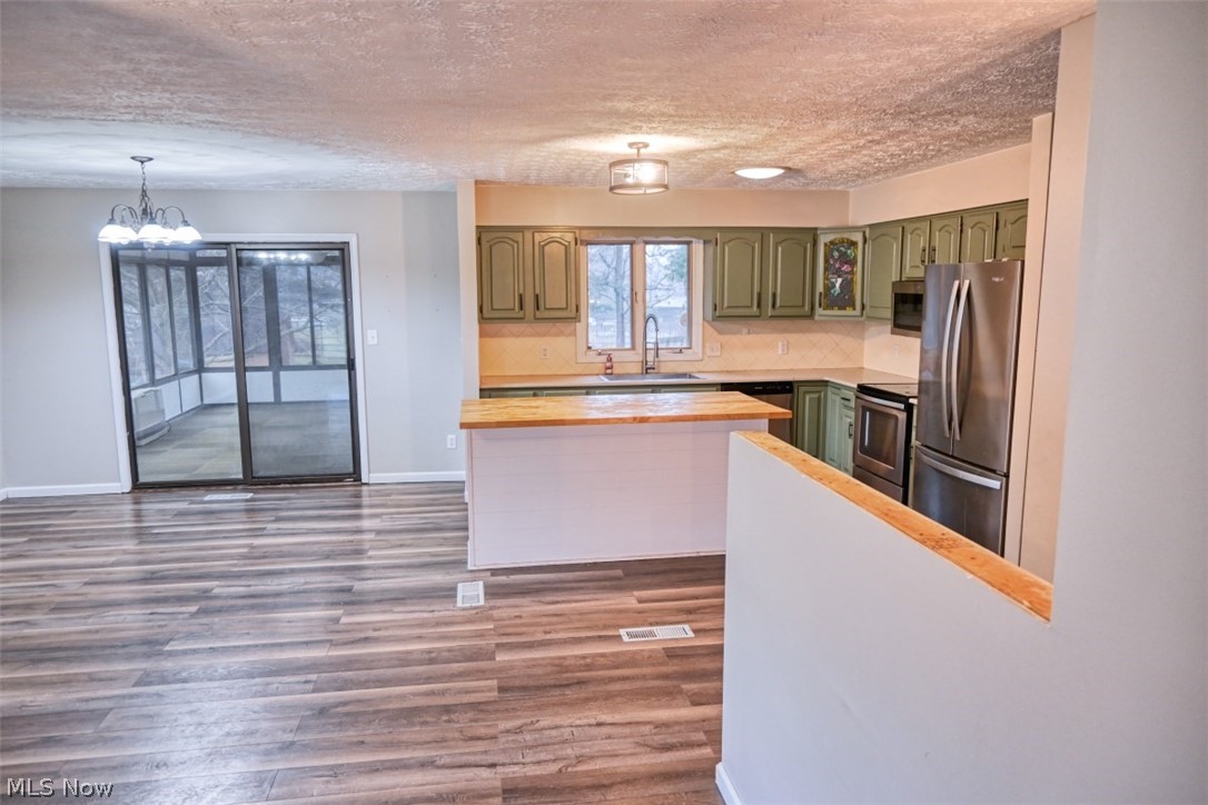 11371 Sagebrush Avenue NE Uniontown OH 44685