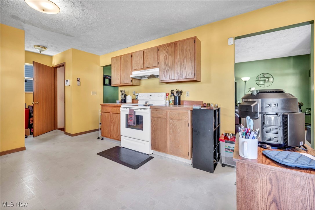 967 Russell Avenue Akron OH 44307