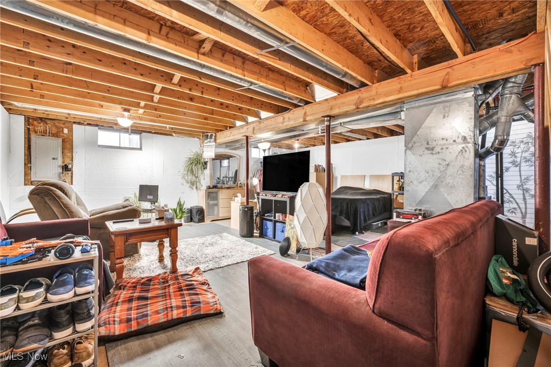 967 Russell Avenue Akron OH 44307