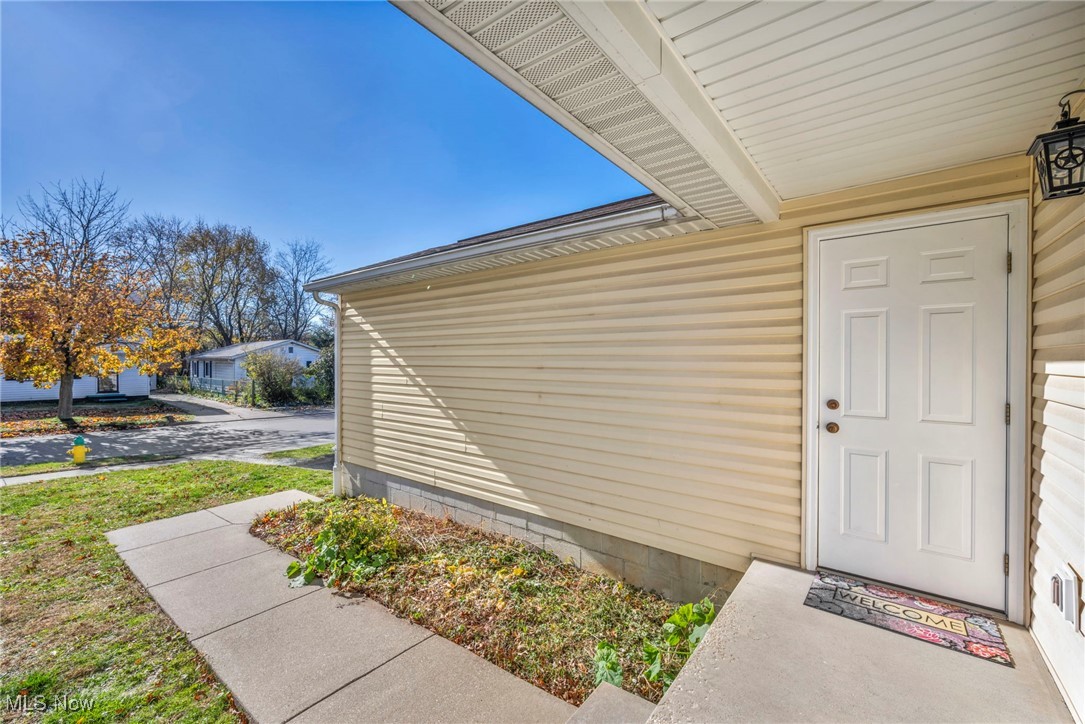 967 Russell Avenue Akron OH 44307