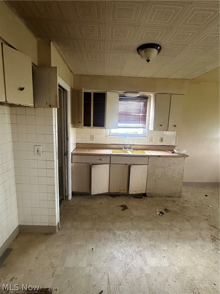 4549 Lee Road Cleveland OH 44128