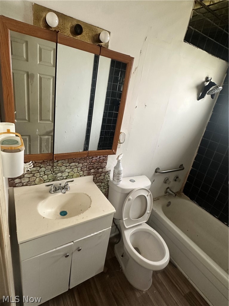 4549 Lee Road Cleveland OH 44128