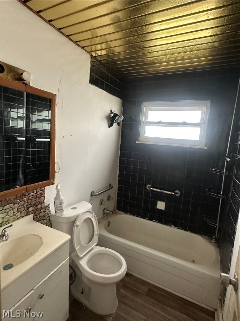 4549 Lee Road Cleveland OH 44128