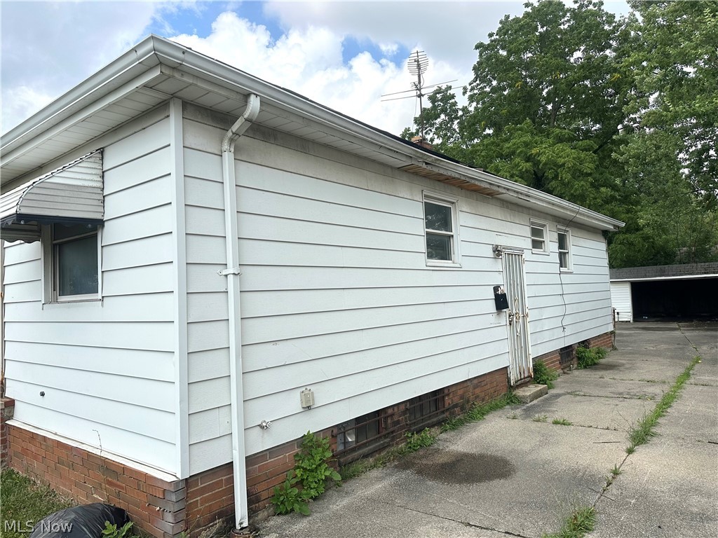 4549 Lee Road Cleveland OH 44128